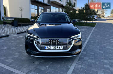 Внедорожник / Кроссовер Audi e-tron 2022 в 