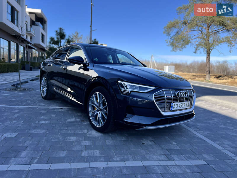 Внедорожник / Кроссовер Audi e-tron 2022 в Ужгороде