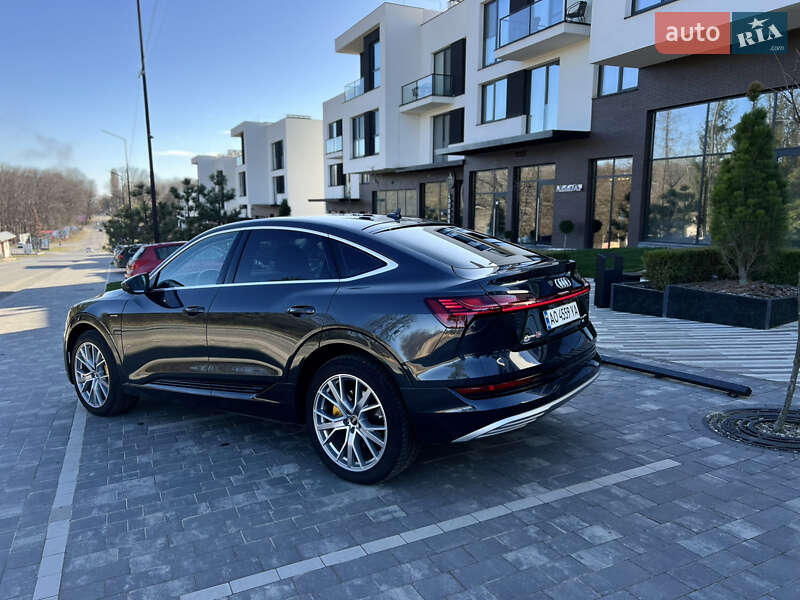 Внедорожник / Кроссовер Audi e-tron 2022 в Ужгороде