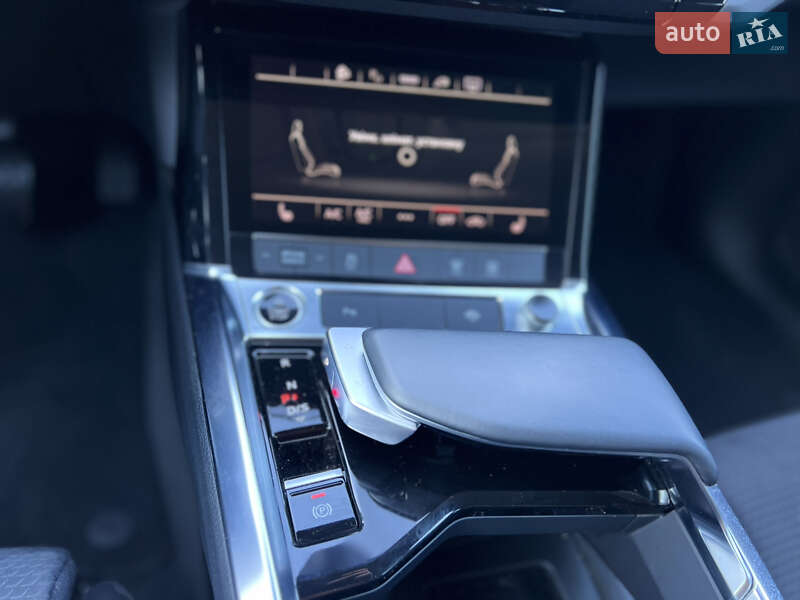 Внедорожник / Кроссовер Audi e-tron 2022 в Ужгороде