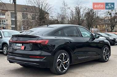 Внедорожник / Кроссовер Audi e-tron 2022 в 