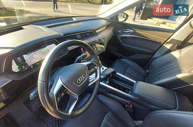 Внедорожник / Кроссовер Audi e-tron 2019 в 