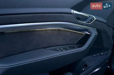 Внедорожник / Кроссовер Audi e-tron 2020 в 
