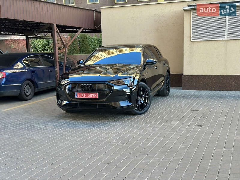 Внедорожник / Кроссовер Audi e-tron 2020 в Одессе