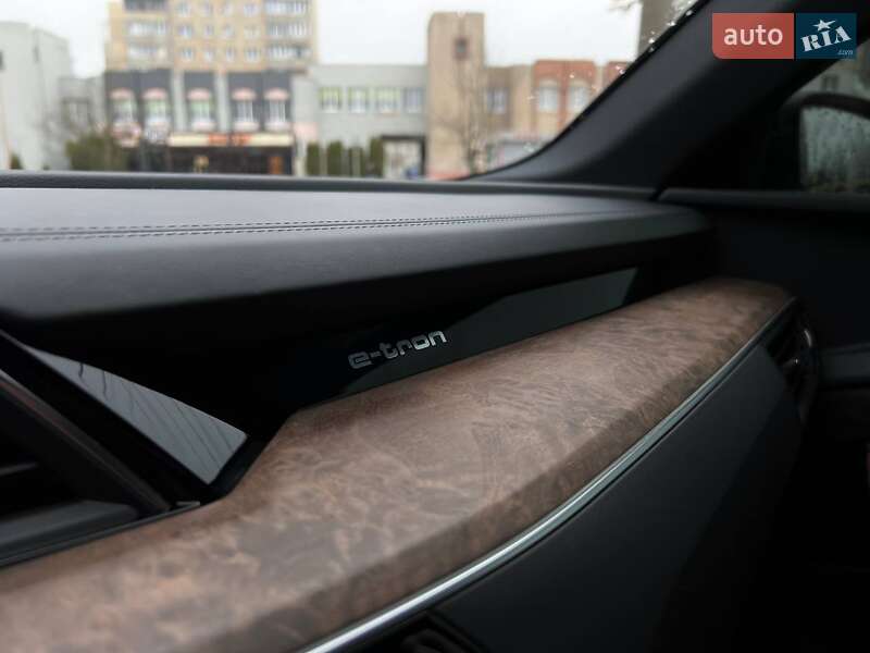 Внедорожник / Кроссовер Audi e-tron 2019 в Львове
