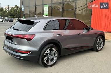 Внедорожник / Кроссовер Audi e-tron 2020 в 