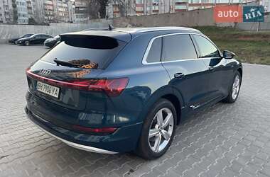 Внедорожник / Кроссовер Audi e-tron 2019 в 