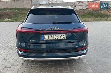 Внедорожник / Кроссовер Audi e-tron 2019 в 