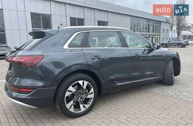 Внедорожник / Кроссовер Audi e-tron 2021 в 