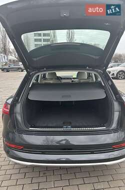 Внедорожник / Кроссовер Audi e-tron 2021 в 