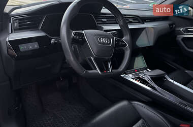 Внедорожник / Кроссовер Audi e-tron 2020 в 