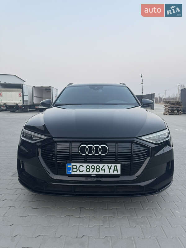Внедорожник / Кроссовер Audi e-tron 2020 в 