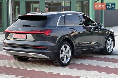 Внедорожник / Кроссовер Audi e-tron 2019 в 