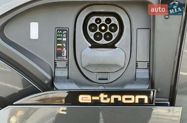 Внедорожник / Кроссовер Audi e-tron 2019 в 