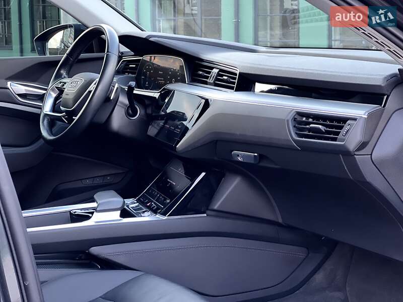Внедорожник / Кроссовер Audi e-tron 2019 в Киеве