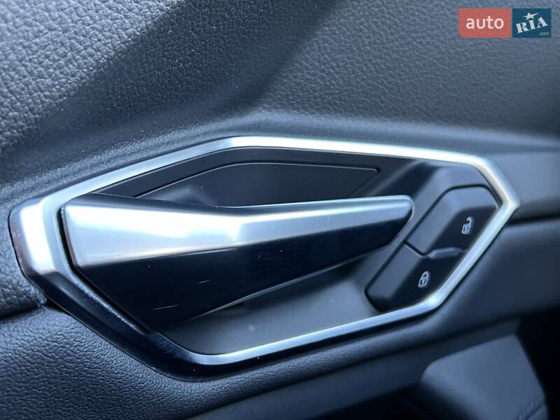 Внедорожник / Кроссовер Audi e-tron 2019 в Киеве