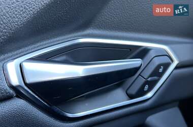 Внедорожник / Кроссовер Audi e-tron 2019 в 