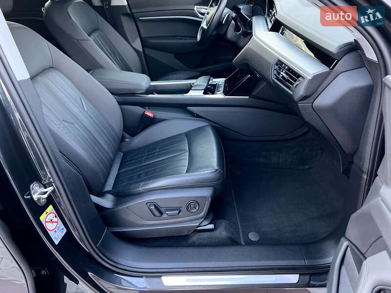 Внедорожник / Кроссовер Audi e-tron 2019 в Киеве