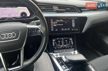 Внедорожник / Кроссовер Audi e-tron 2021 в 