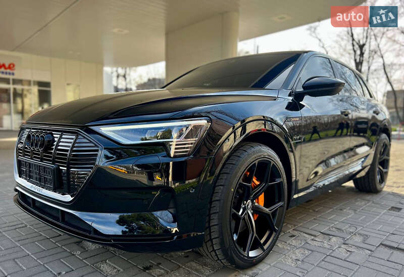 Позашляховик / Кросовер Audi e-tron 2022 в Дніпрі