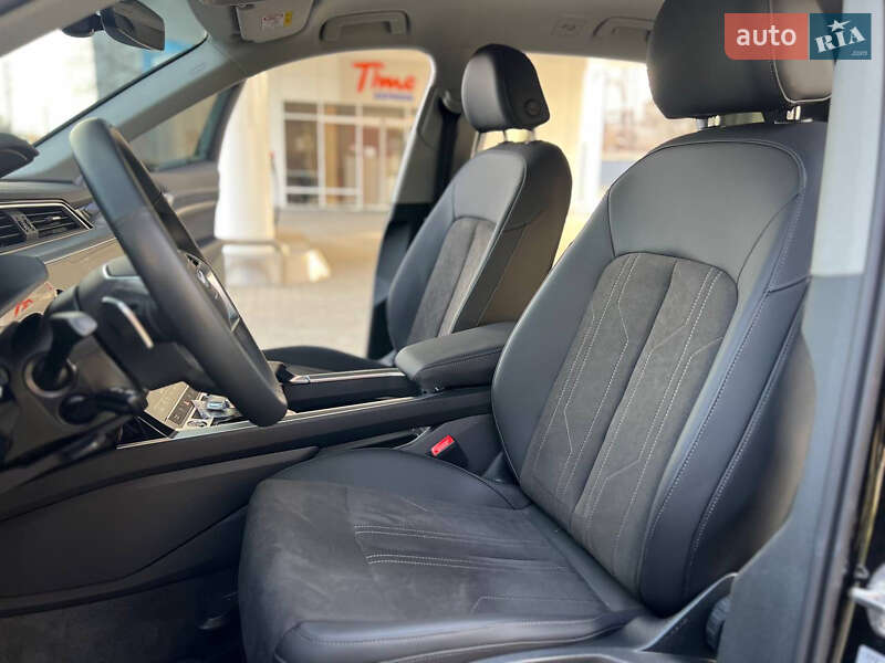 Позашляховик / Кросовер Audi e-tron 2022 в Дніпрі