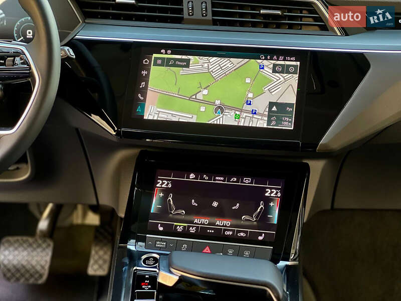Позашляховик / Кросовер Audi e-tron 2022 в Дніпрі