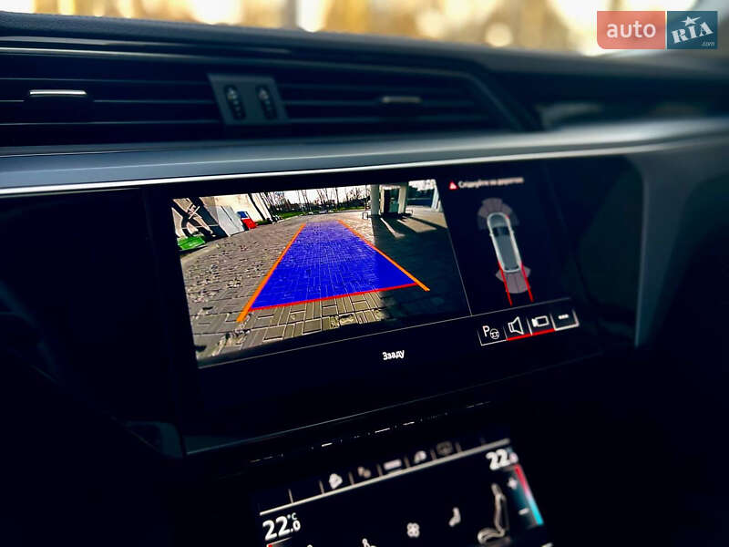 Позашляховик / Кросовер Audi e-tron 2022 в Дніпрі