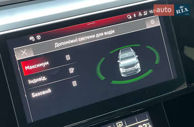 Внедорожник / Кроссовер Audi e-tron 2022 в 