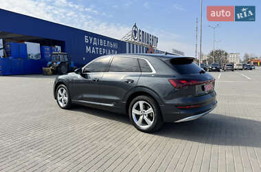 Внедорожник / Кроссовер Audi e-tron 2020 в 