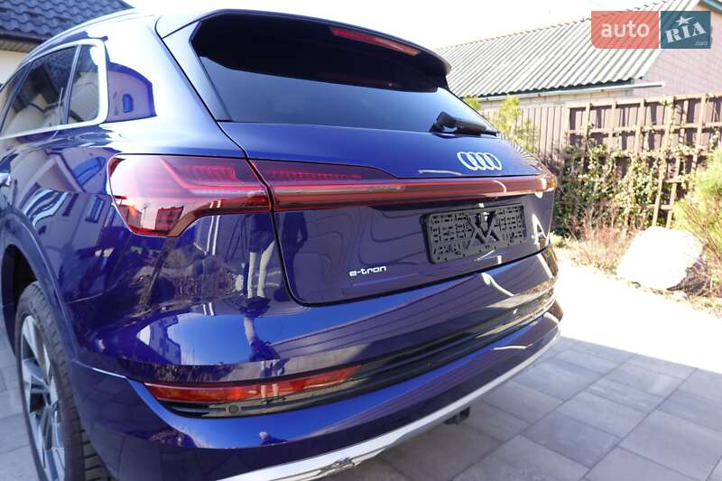 Позашляховик / Кросовер Audi e-tron 2022 в Києві