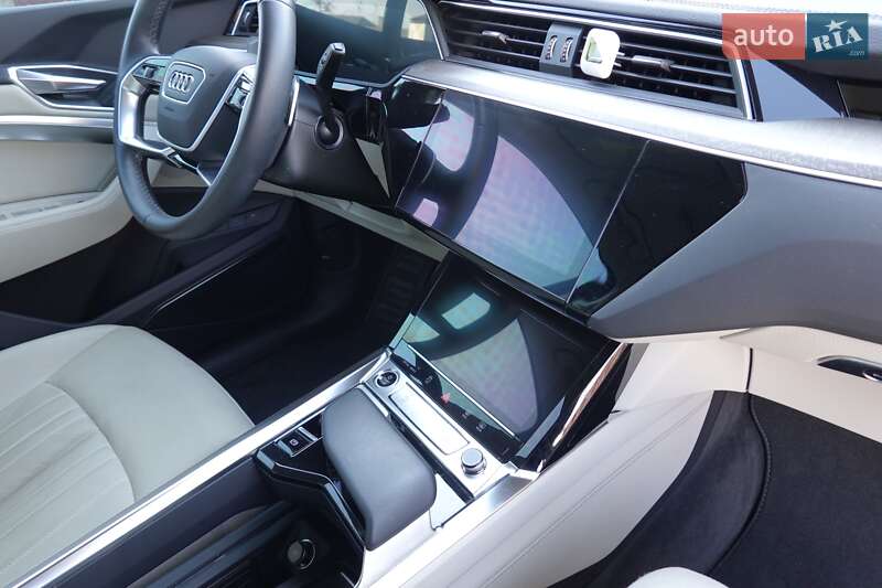 Позашляховик / Кросовер Audi e-tron 2022 в Києві