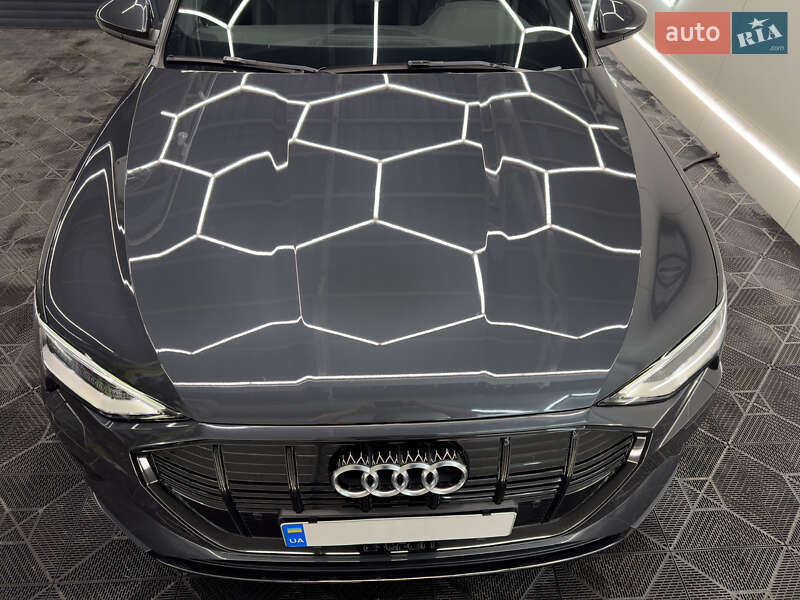 Внедорожник / Кроссовер Audi e-tron 2019 в Ужгороде