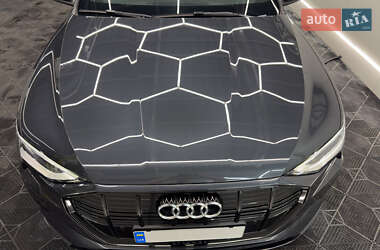 Внедорожник / Кроссовер Audi e-tron 2019 в 