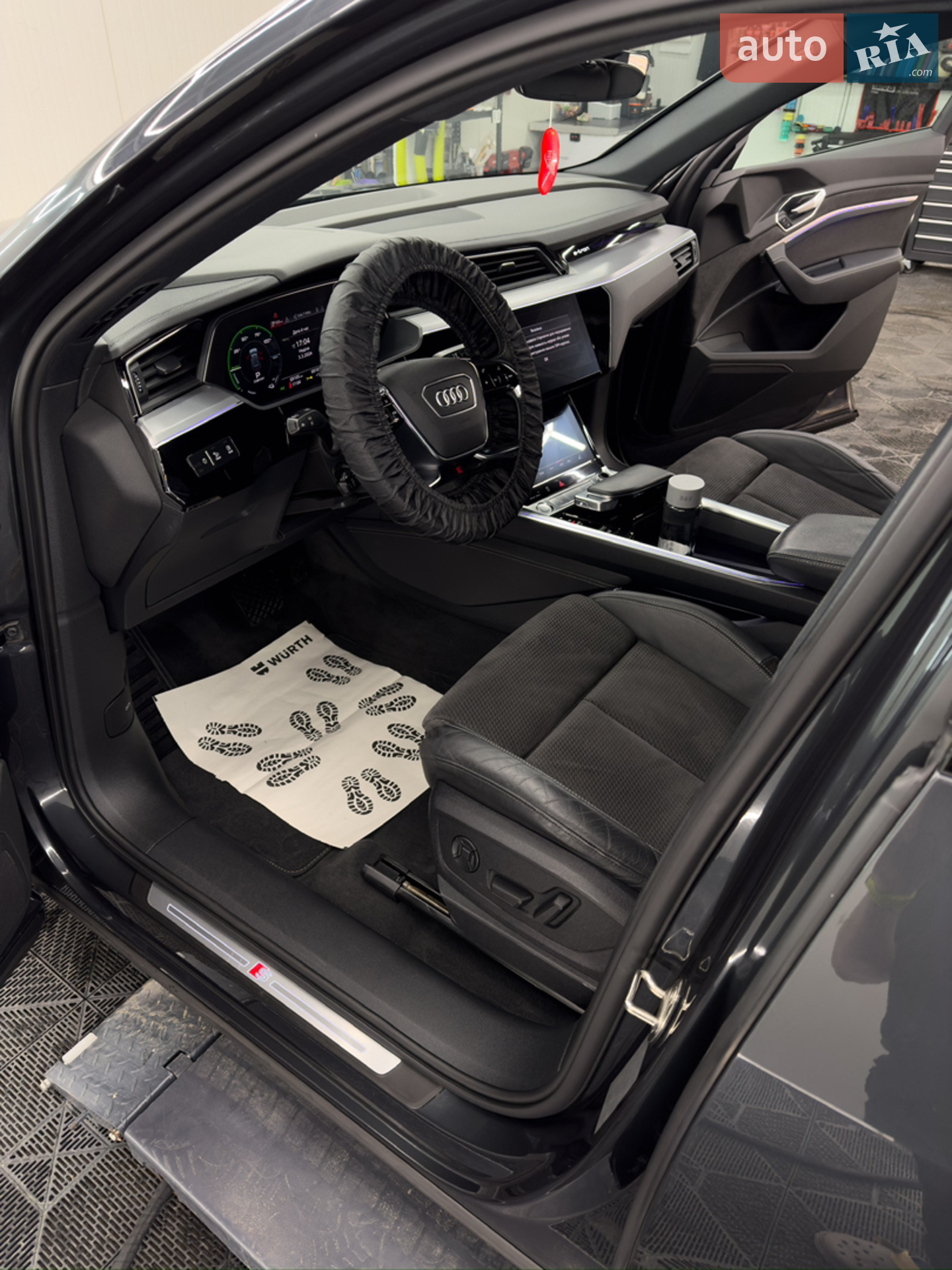 2019 Audi e-tron - мініатюра 12