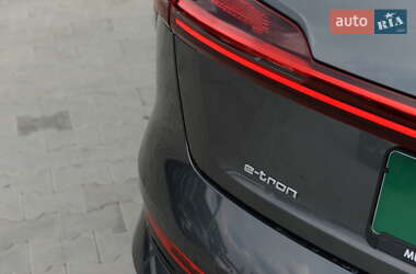Внедорожник / Кроссовер Audi e-tron 2020 в 