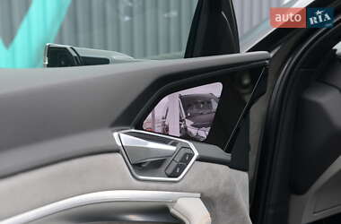 Внедорожник / Кроссовер Audi e-tron 2020 в 