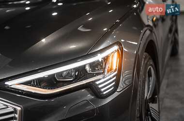 Внедорожник / Кроссовер Audi e-tron 2019 в 