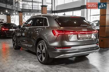Внедорожник / Кроссовер Audi e-tron 2019 в 