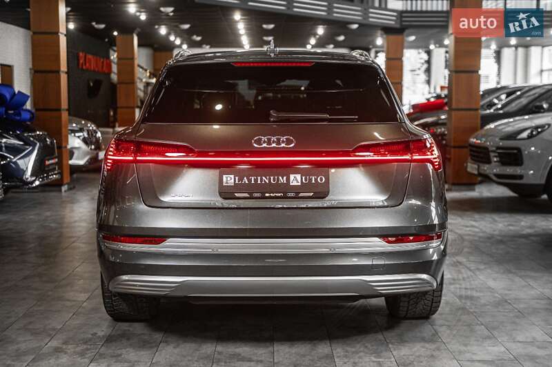 Внедорожник / Кроссовер Audi e-tron 2019 в Одессе
