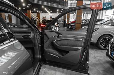 Внедорожник / Кроссовер Audi e-tron 2019 в 
