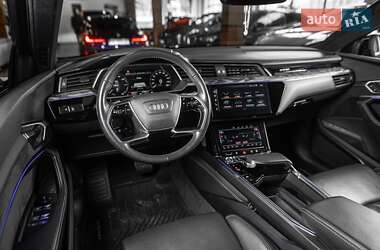 Внедорожник / Кроссовер Audi e-tron 2019 в 