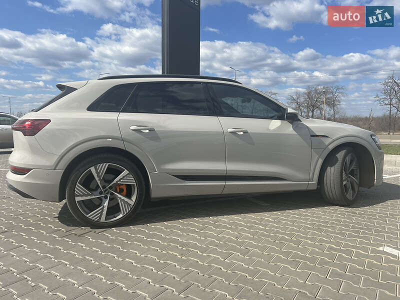 Внедорожник / Кроссовер Audi e-tron 2022 в Одессе