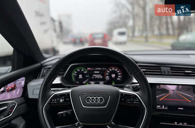 Внедорожник / Кроссовер Audi e-tron 2019 в 