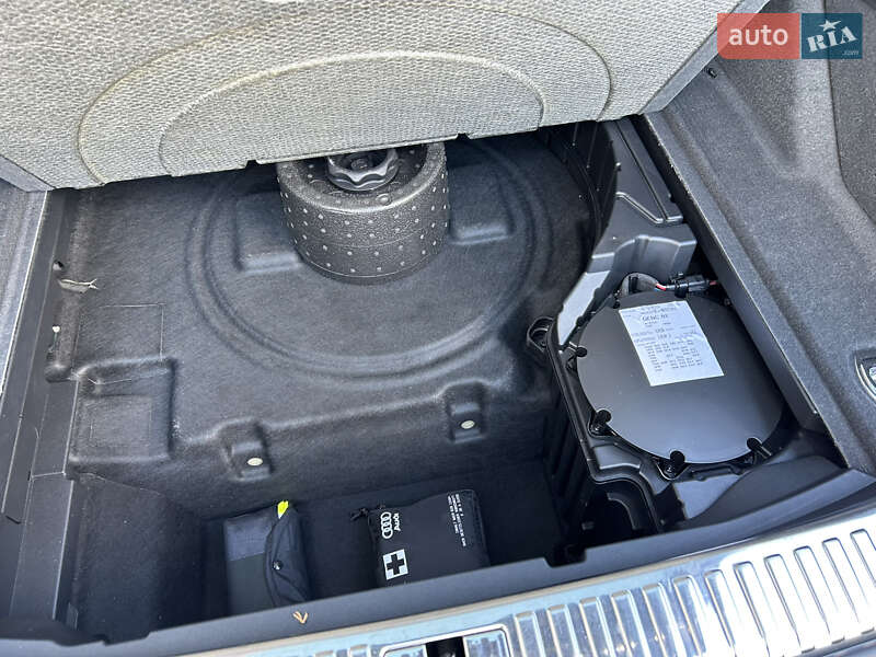 Позашляховик / Кросовер Audi e-tron 2022 в Києві