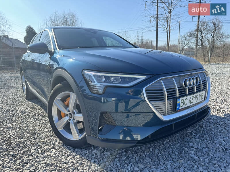 Внедорожник / Кроссовер Audi e-tron 2021 в 