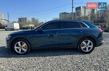 Внедорожник / Кроссовер Audi e-tron 2021 в 