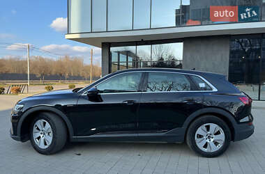 Внедорожник / Кроссовер Audi e-tron 2021 в 