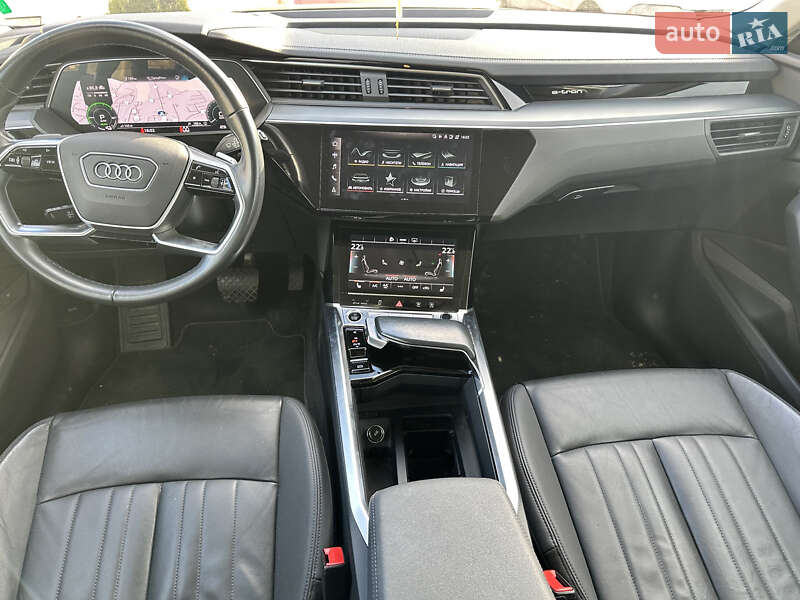 Внедорожник / Кроссовер Audi e-tron 2021 в Иршаве