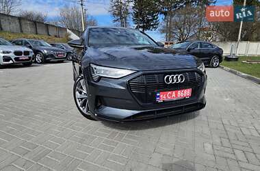 Внедорожник / Кроссовер Audi e-tron 2022 в 