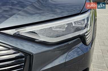 Внедорожник / Кроссовер Audi e-tron 2022 в 